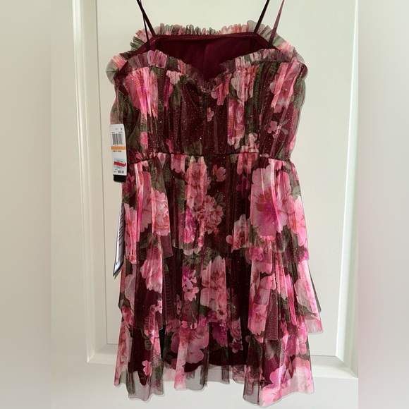 Floral Print Tiered Sparkle Mini Dress - Strapless - Size 7 - Picture 6 of 8